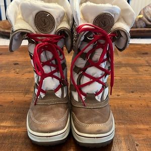 New in box Santana Canada waterproof boots sz 7